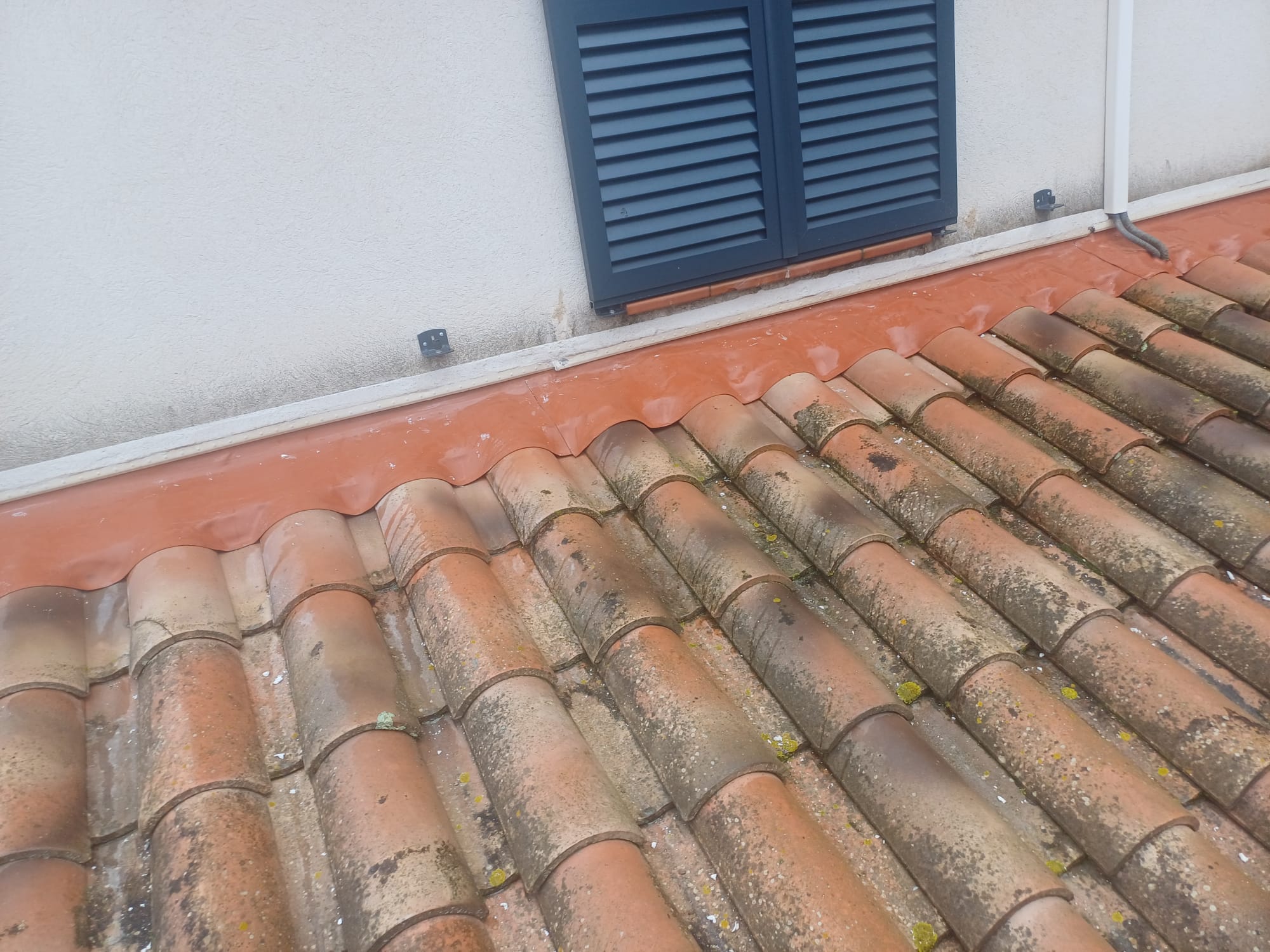 Solin zinguerie mur toiture Var 83